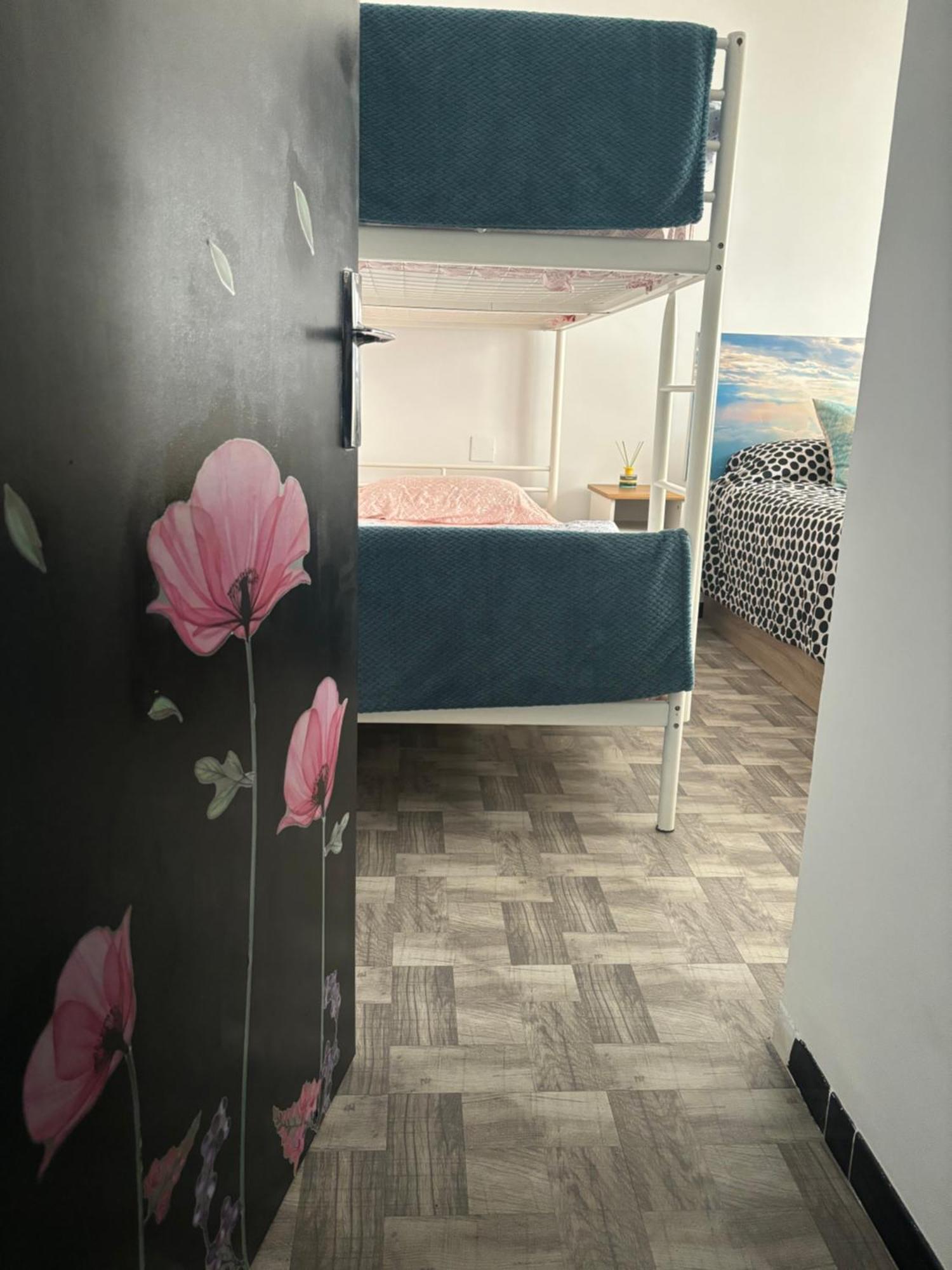 Piso Rita Apartment โรเซส ภายนอก รูปภาพ